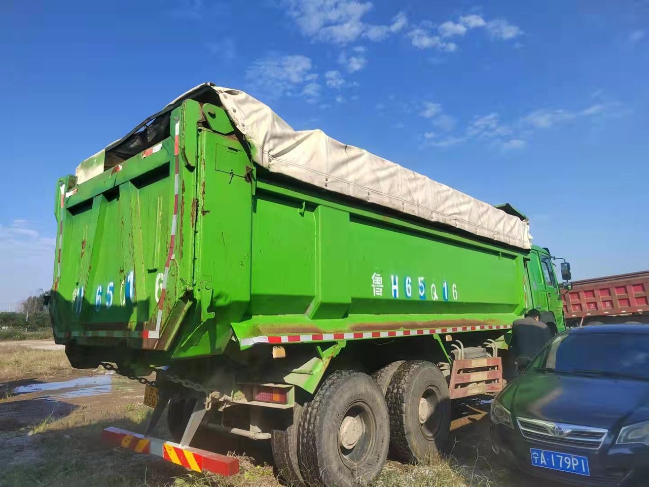 SINOTRUK HOWO - Грузовик с закрытым кузовом: фото 1 SINOTRUK HOWO - Грузовик с закрытым кузовом: фото 1