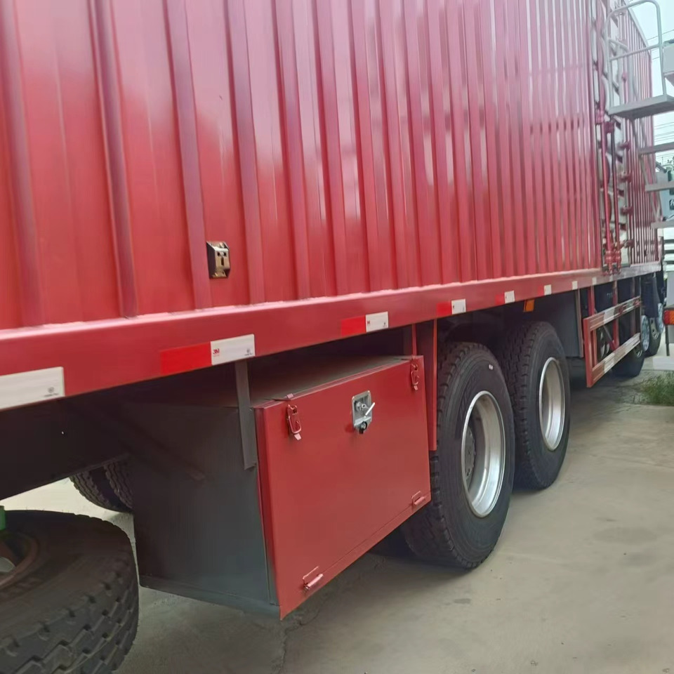 SINOTRUK HOWO - Грузовик с закрытым кузовом: фото 4 SINOTRUK HOWO - Грузовик с закрытым кузовом: фото 4