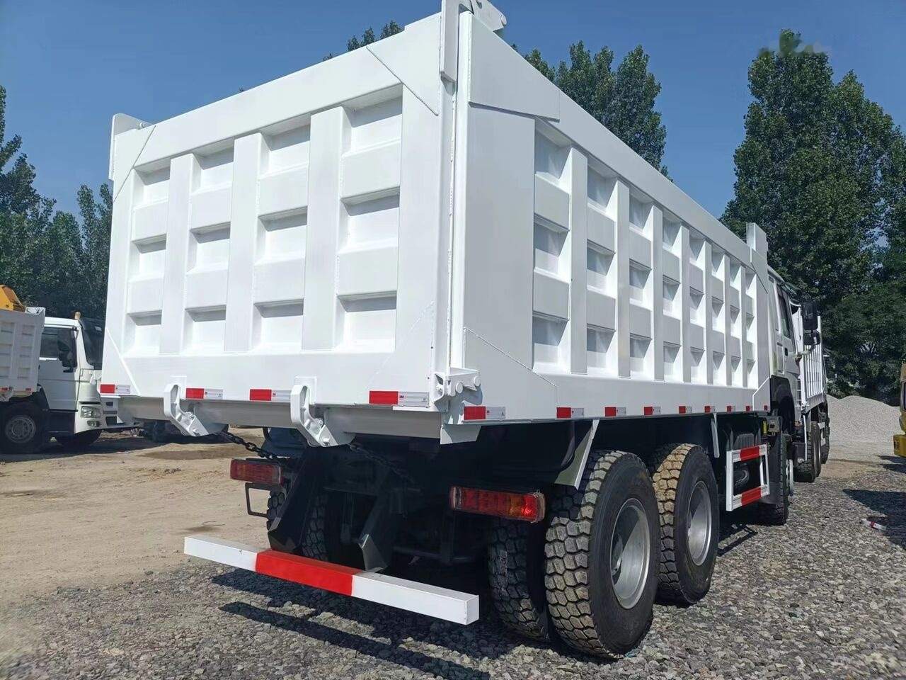 Самосвал Sinotruk Howo: фото 12 Самосвал Sinotruk Howo: фото 12