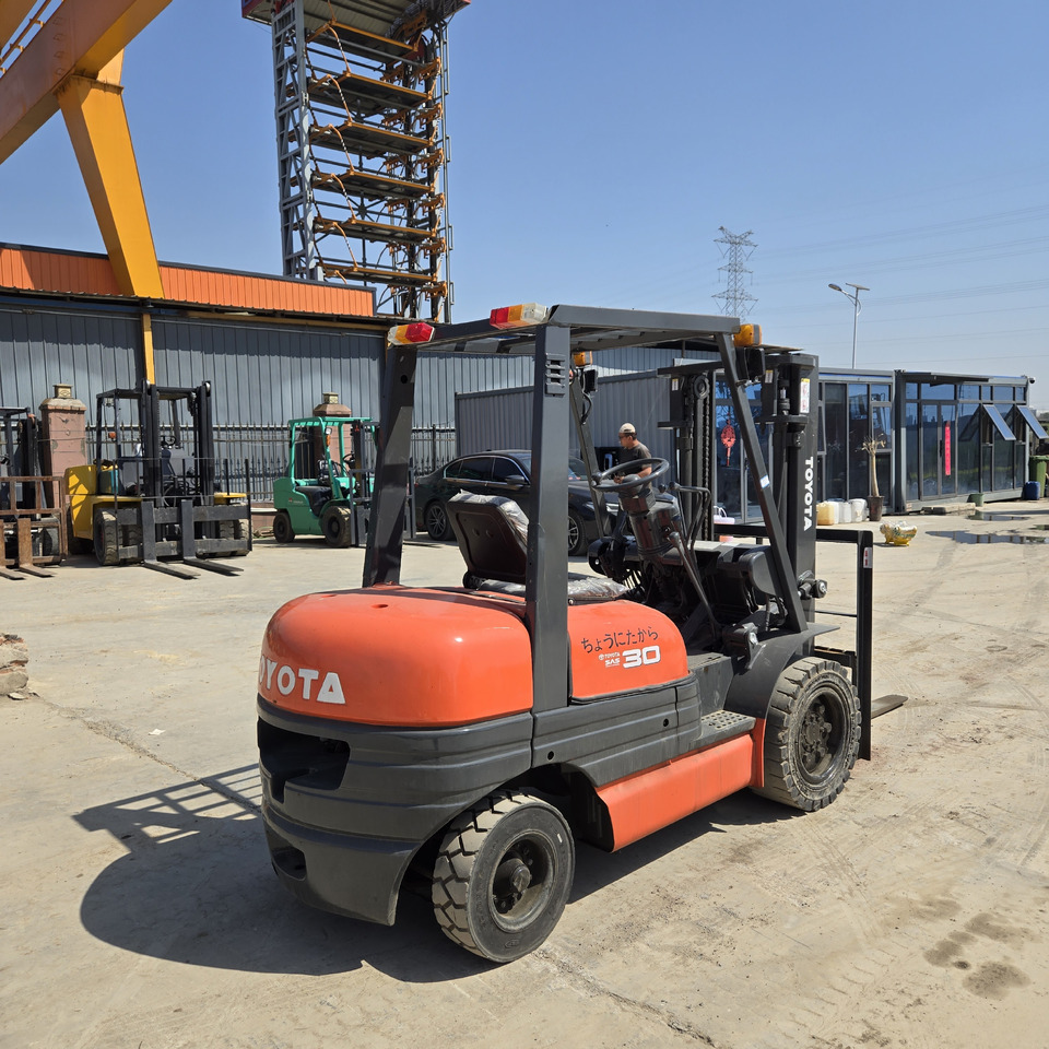 Дизельный погрузчик Toyota FD30: фото 7