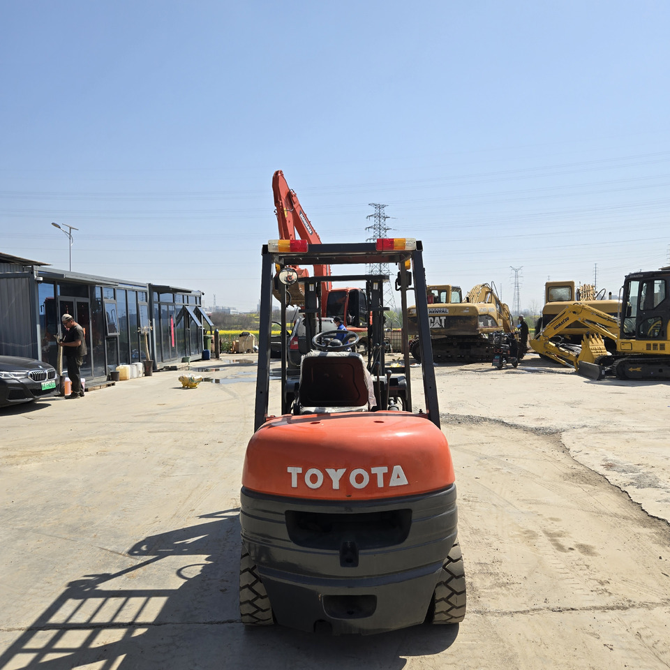 Дизельный погрузчик Toyota FD30: фото 6