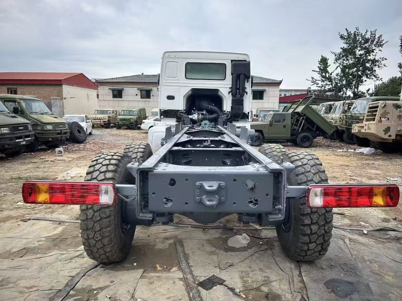 SINOTRUK HOWO - Тягач: фото 5 SINOTRUK HOWO - Тягач: фото 5