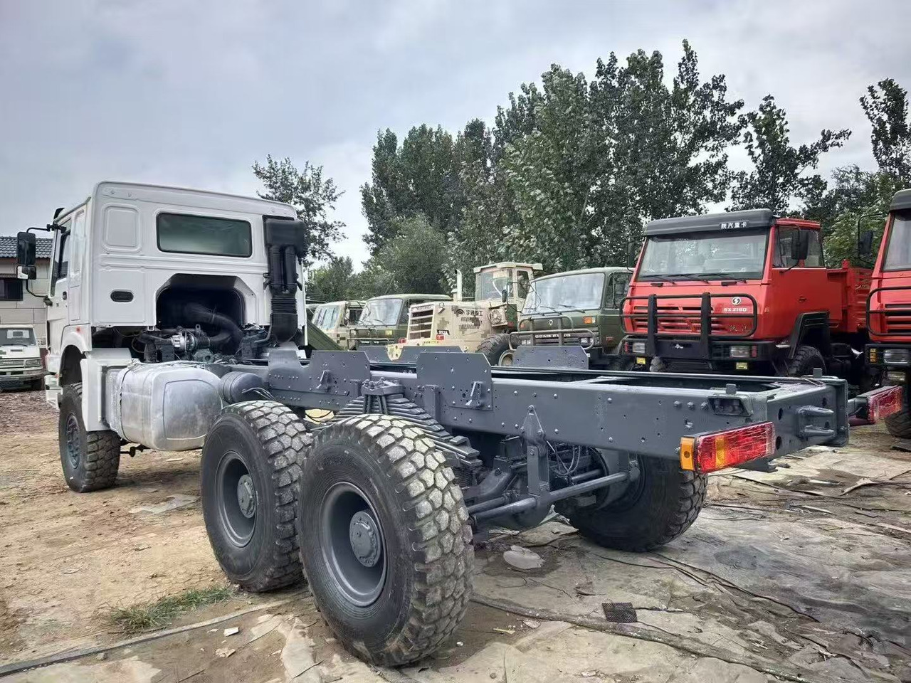 SINOTRUK HOWO - Тягач: фото 4 SINOTRUK HOWO - Тягач: фото 4