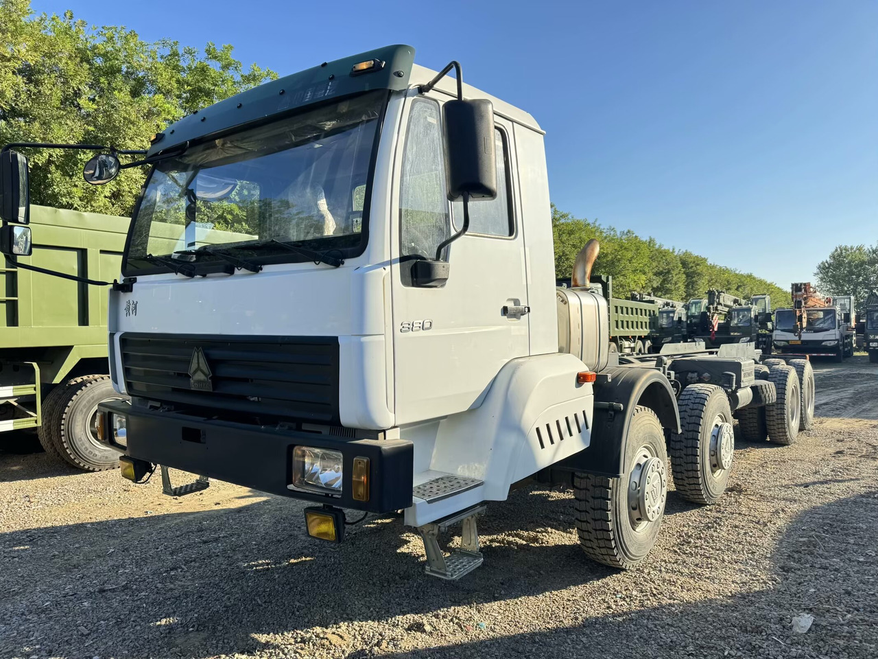 SINOTRUK HOWO - Тягач: фото 3 SINOTRUK HOWO - Тягач: фото 3