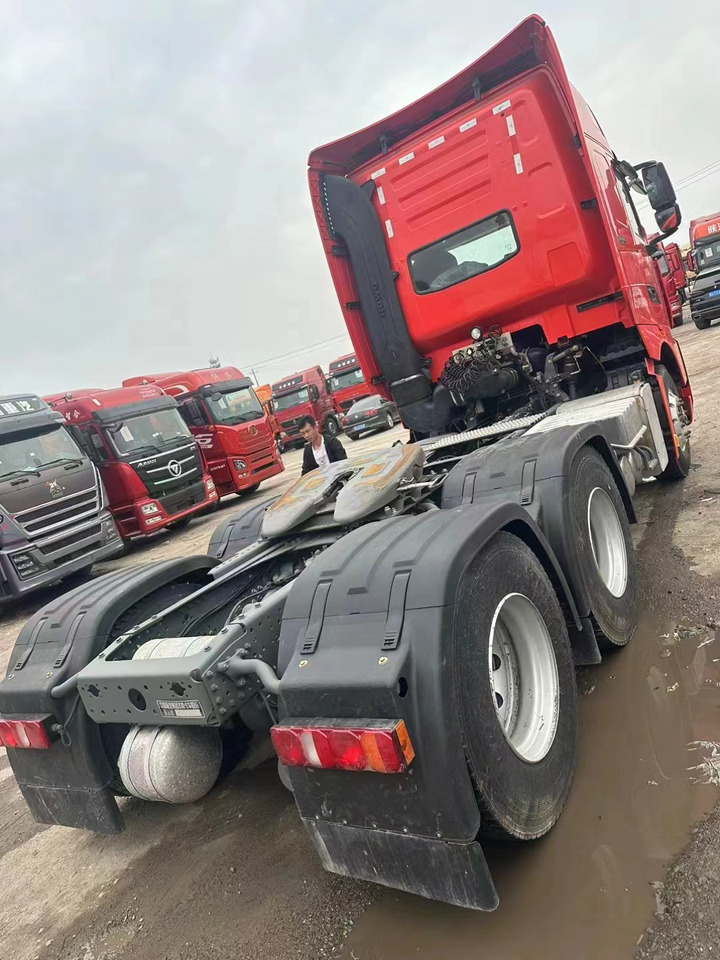 SINOTRUK HOWO - Тягач: фото 3 SINOTRUK HOWO - Тягач: фото 3