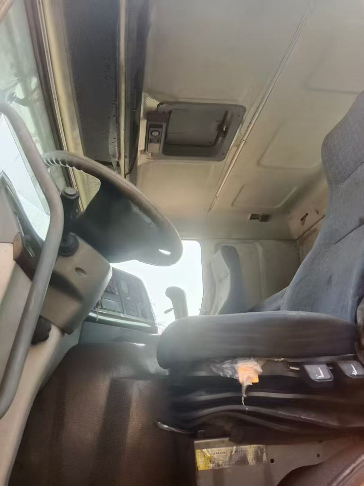 SINOTRUK HOWO - Тягач: фото 3 SINOTRUK HOWO - Тягач: фото 3