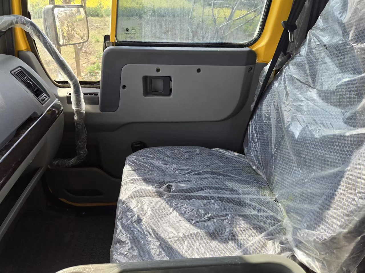 SINOTRUK HOWO - Тягач: фото 2 SINOTRUK HOWO - Тягач: фото 2