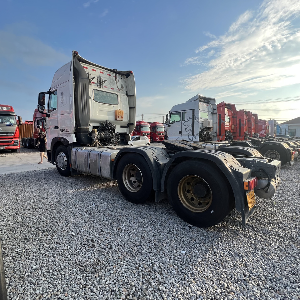 SINOTRUK HOWO - Тягач: фото 3 SINOTRUK HOWO - Тягач: фото 3