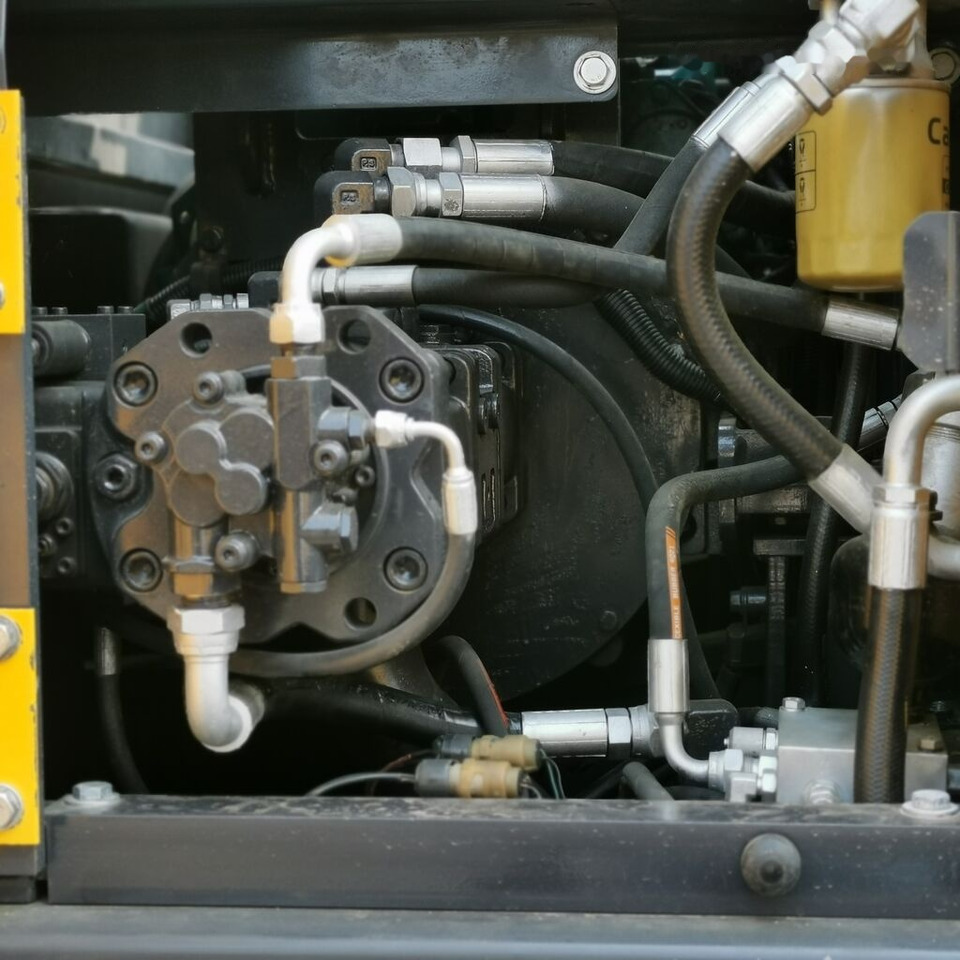 Гусеничный экскаватор Volvo EC140: фото 9