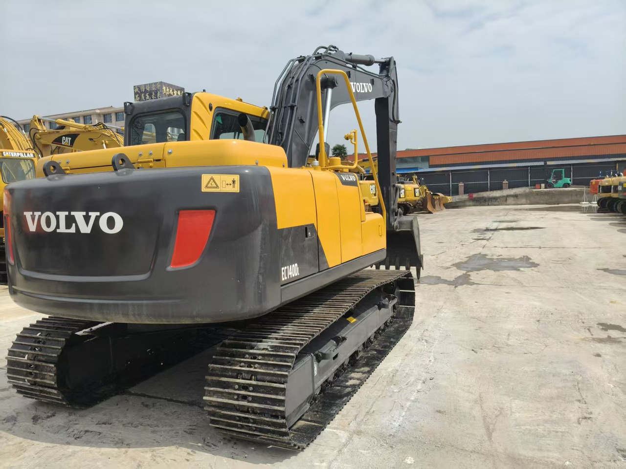 Volvo EC140DL - Гусеничный экскаватор: фото 3 Volvo EC140DL - Гусеничный экскаватор: фото 3