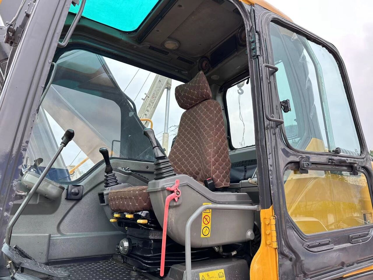 Volvo EC240D - Гусеничный экскаватор: фото 3 Volvo EC240D - Гусеничный экскаватор: фото 3