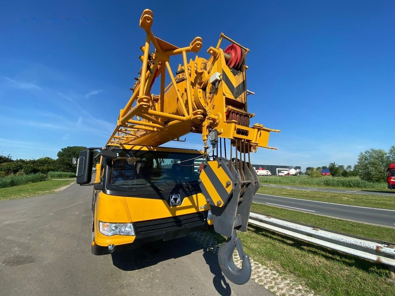 XCMG QY25K - Мобильный кран: фото 5 XCMG QY25K - Мобильный кран: фото 5