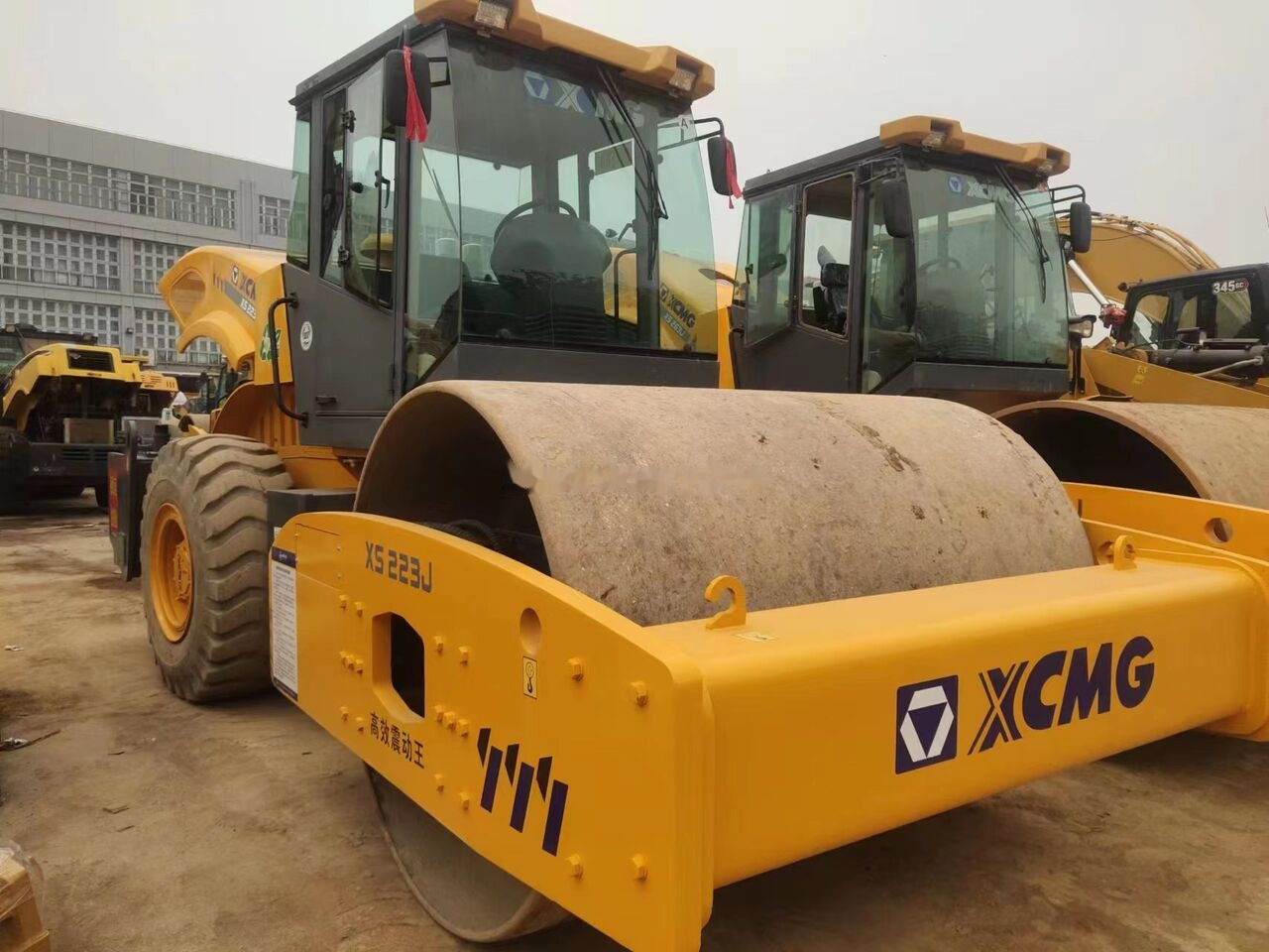 XCMG XS223J - Компактор: фото 2 XCMG XS223J - Компактор: фото 2