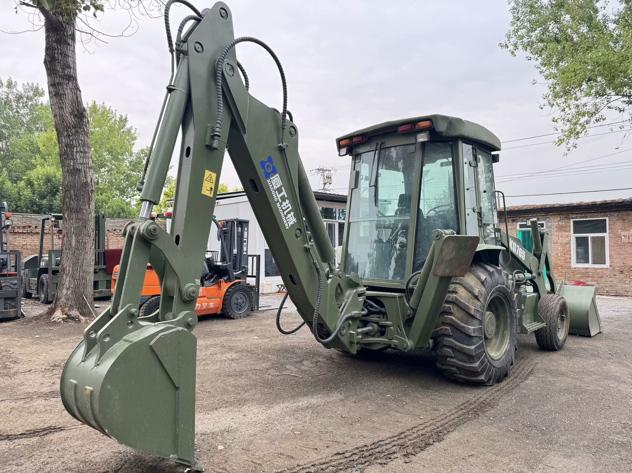 XIAGONG XG765 - Экскаватор-погрузчик: фото 3 XIAGONG XG765 - Экскаватор-погрузчик: фото 3