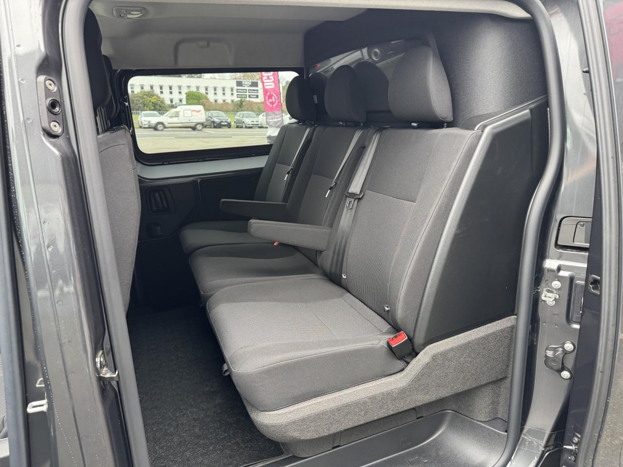 CITROEN Jumpy XL 2.0 BlueHDi - 180 S&S - BV EAT8 III CABINE APPROFONDIE Cabine approfondie Fixe PHASE 2 - Цельнометаллический фургон: фото 5 CITROEN Jumpy XL 2.0 BlueHDi - 180 S&S - BV EAT8 III CABINE APPROFONDIE Cabine approfondie Fixe PHASE 2 - Цельнометаллический фургон: фото 5