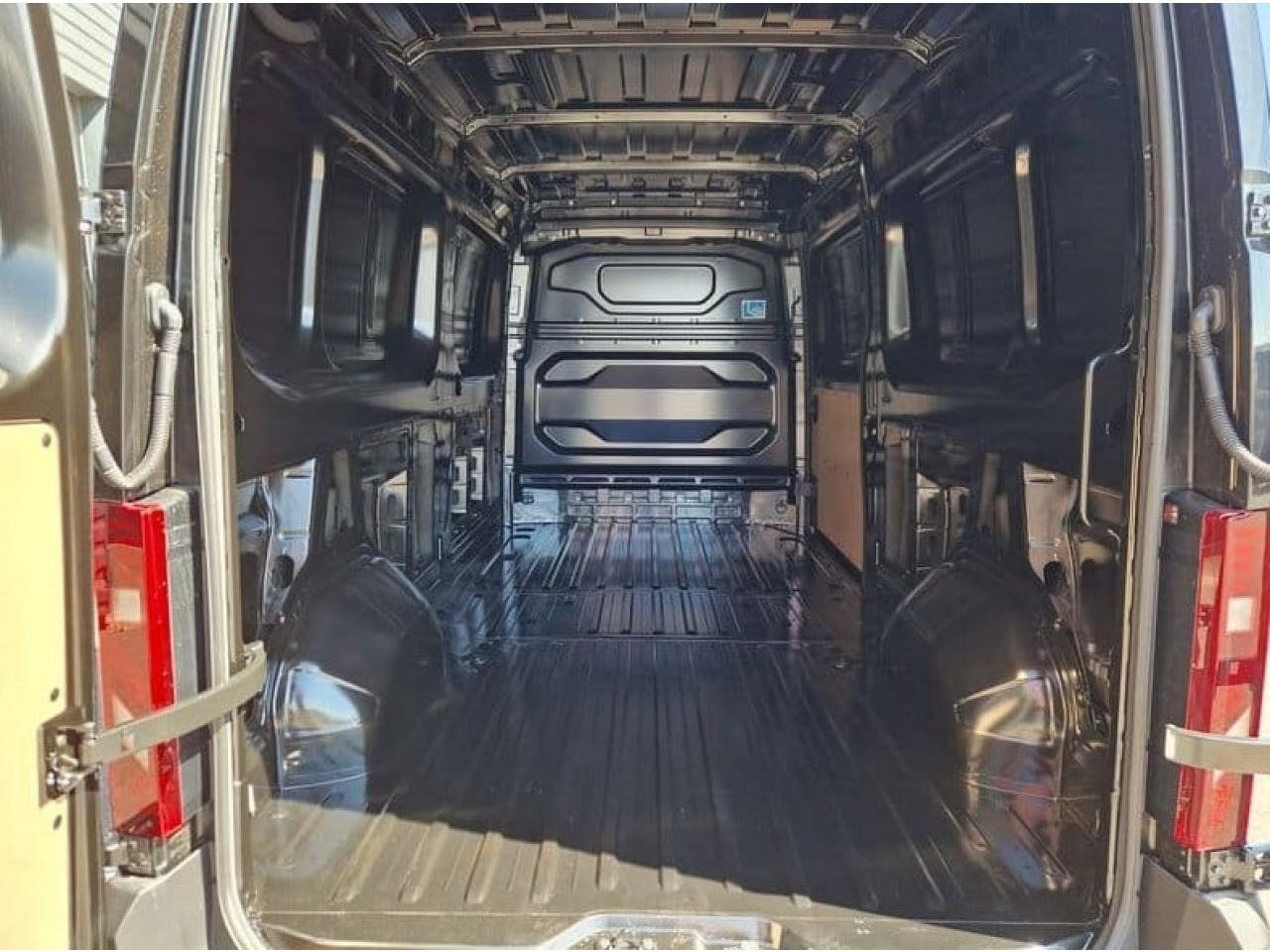 NISSAN Interstar N-Connecta 3.5t L3H2 2.3 dCi - 150 - S/S II 2021 FOURGON Fourgon L3H2 Traction PHASE 2 - Цельнометаллический фургон: фото 3 NISSAN Interstar N-Connecta 3.5t L3H2 2.3 dCi - 150 - S/S II 2021 FOURGON Fourgon L3H2 Traction PHASE 2 - Цельнометаллический фургон: фото 3