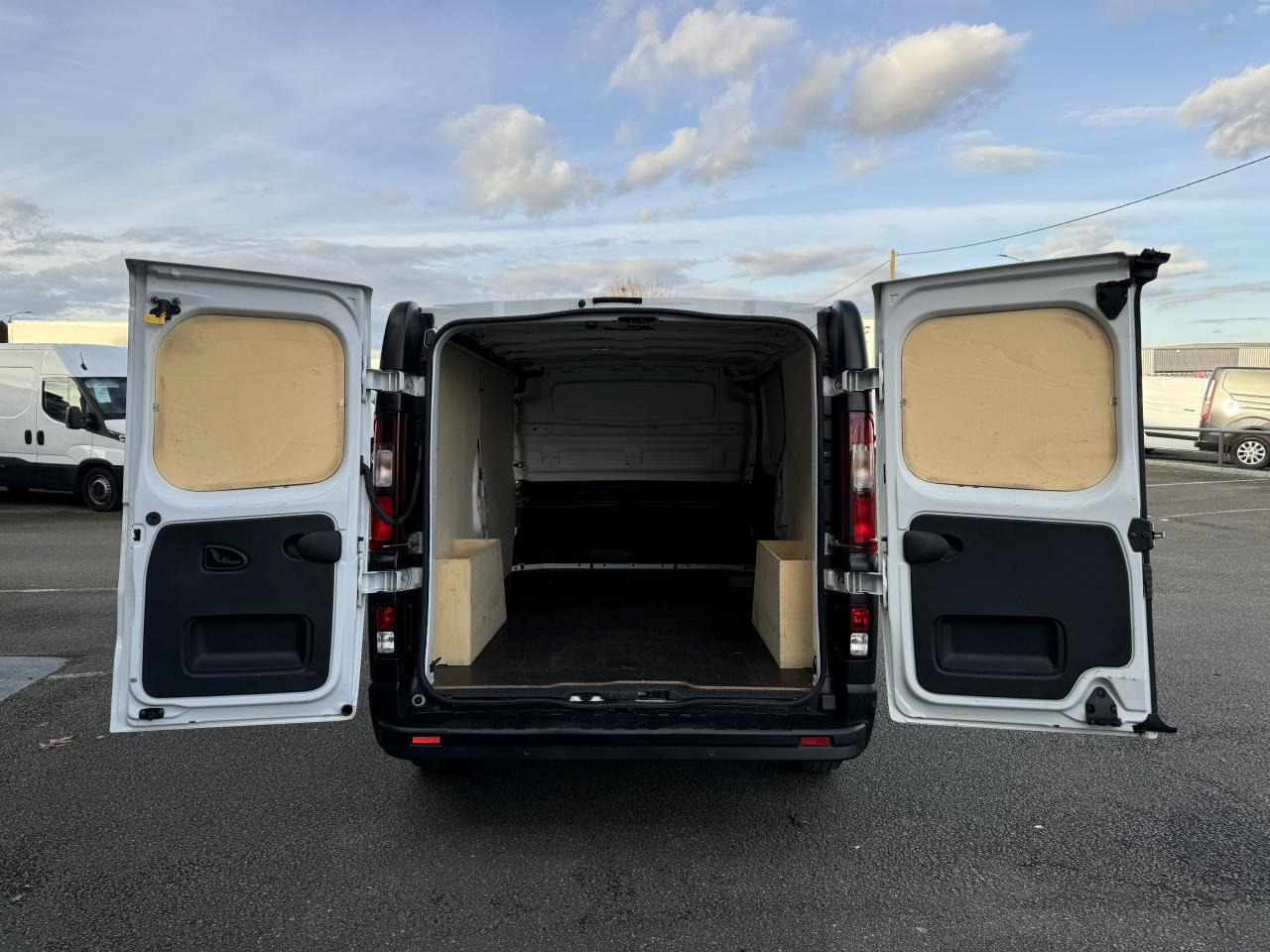 RENAULT TRAFIC L2H1 2.0 DCI 130CH GRAND CONFORT - Цельнометаллический фургон: фото 3 RENAULT TRAFIC L2H1 2.0 DCI 130CH GRAND CONFORT - Цельнометаллический фургон: фото 3