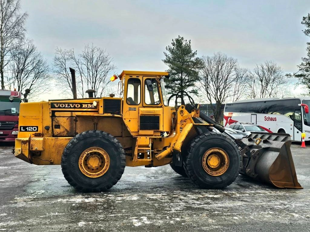 Колёсный погрузчик Volvo L 120: фото 6