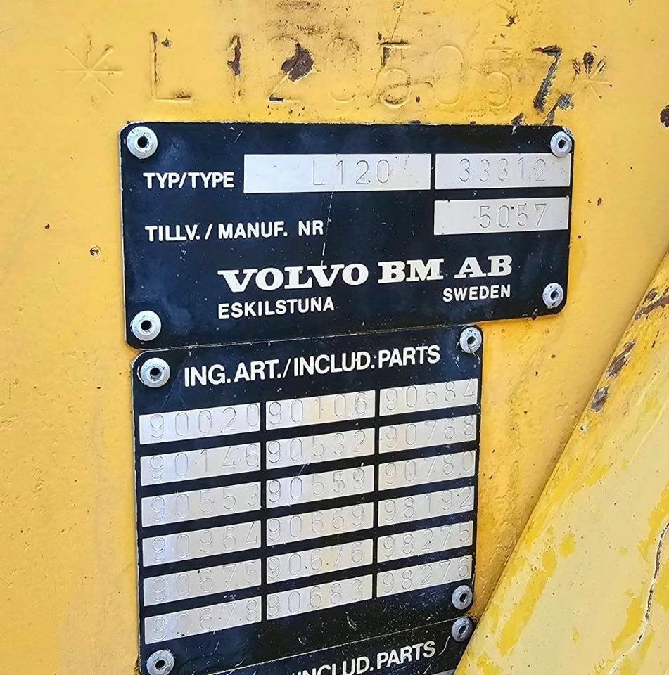 Колёсный погрузчик Volvo L 120: фото 26