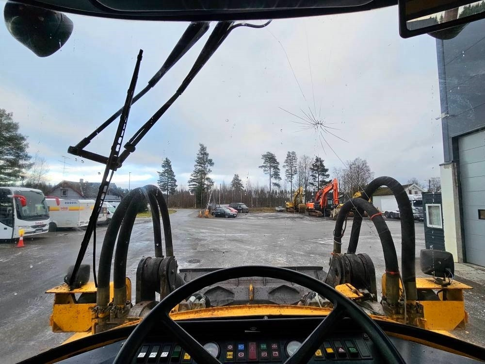 Колёсный погрузчик Volvo L 120: фото 25