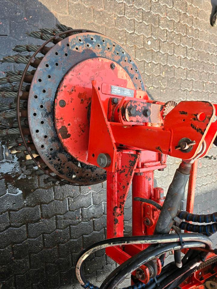 Dücker PFP 300 Pflasterputzer Wildkrautbürste Flächenbürste Wildkrautbürste für Mähausleger UNA 500 600 MKM FME FMK 500 600 700 Böschungsmäher Böschungsmulcher - Щетка: фото 3 Dücker PFP 300 Pflasterputzer Wildkrautbürste Flächenbürste Wildkrautbürste für Mähausleger UNA 500 600 MKM FME FMK 500 600 700 Böschungsmäher Böschungsmulcher - Щетка: фото 3