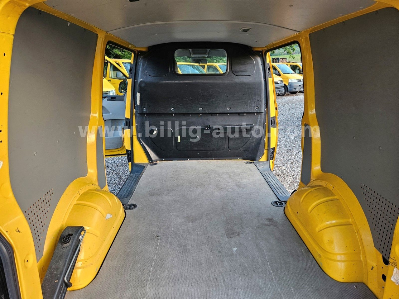 Volkswagen T5 Transporter 2.0TDI *49.000KM* 2xSchiebetüre - Легковой фургон: фото 4 Volkswagen T5 Transporter 2.0TDI *49.000KM* 2xSchiebetüre - Легковой фургон: фото 4