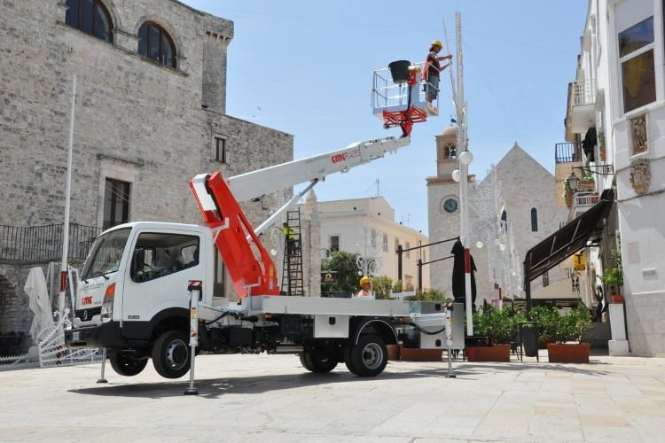 CmC PLA 250 Nowy podnośnik koszowy zamontowany na Nissan Cabstar - Грузовик с подъемником: фото 3 CmC PLA 250 Nowy podnośnik koszowy zamontowany na Nissan Cabstar - Грузовик с подъемником: фото 3