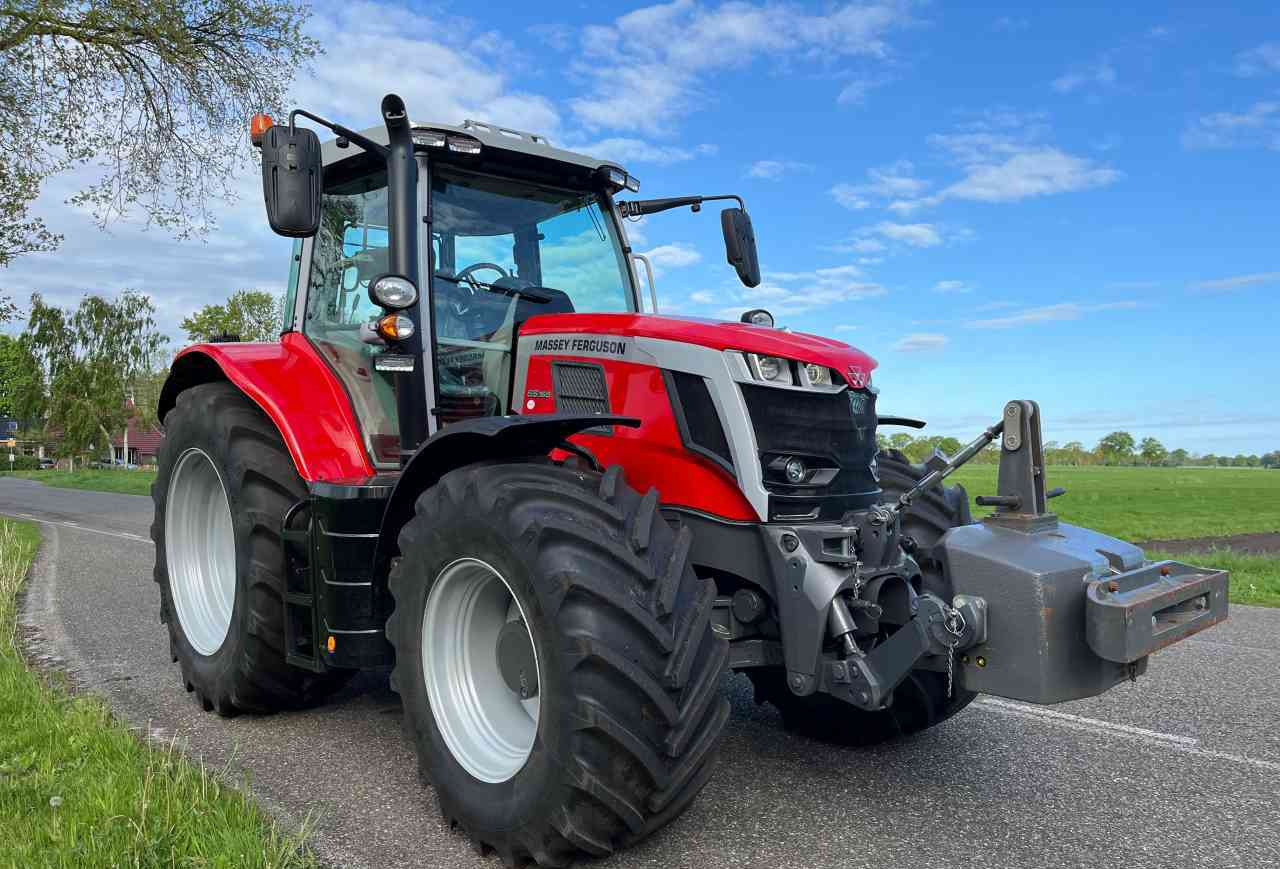 Massey Ferguson 6S.165 Dyna-6 Efficient - Трактор: фото 1 Massey Ferguson 6S.165 Dyna-6 Efficient - Трактор: фото 1