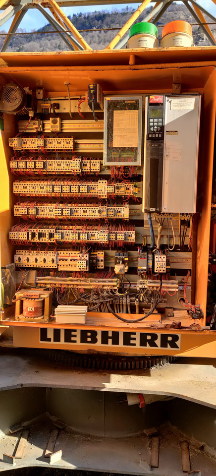 LIEBHERR 32TT - Быстромонтируемый башенный кран: фото 3 LIEBHERR 32TT - Быстромонтируемый башенный кран: фото 3