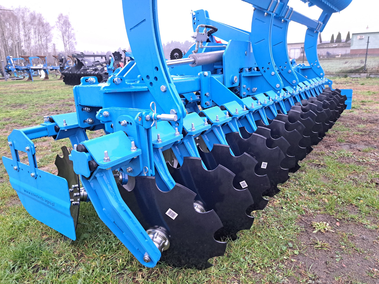 INTER-TECH 4.0m - Дисковая борона: фото 3 INTER-TECH 4.0m - Дисковая борона: фото 3