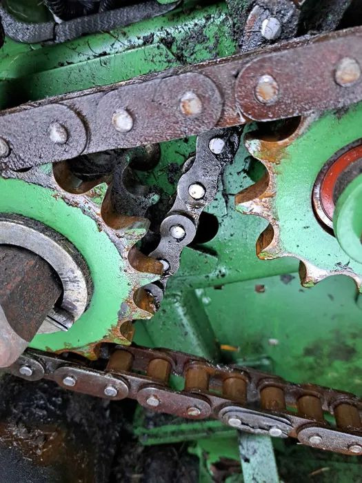 Prasa rolująca John Deere 854 - Пресс-подборщик рулонный: фото 3 Prasa rolująca John Deere 854 - Пресс-подборщик рулонный: фото 3