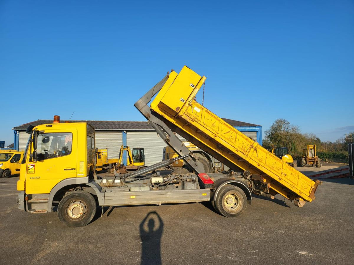 Mercedes Atego 1622 - Крюковой мультилифт: фото 5 Mercedes Atego 1622 - Крюковой мультилифт: фото 5