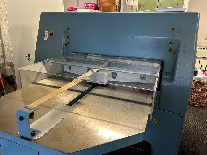 WOHLENBERG 76 - Бумагорезательная машина: фото 3 WOHLENBERG 76 - Бумагорезательная машина: фото 3