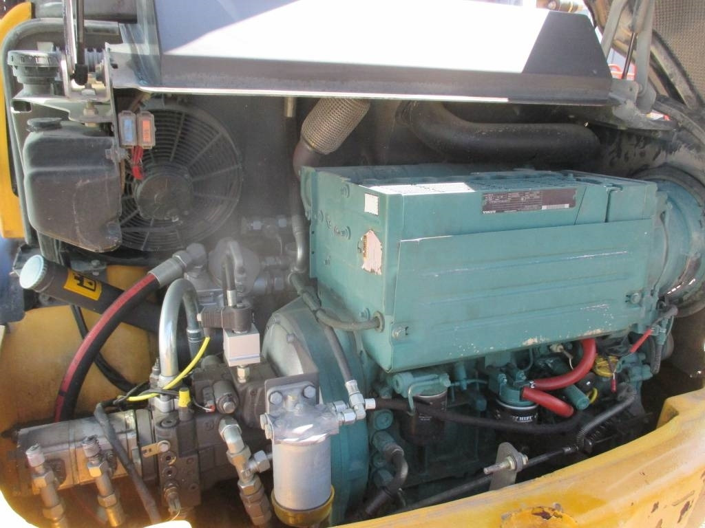 Колёсный погрузчик Volvo L 25 F: фото 10