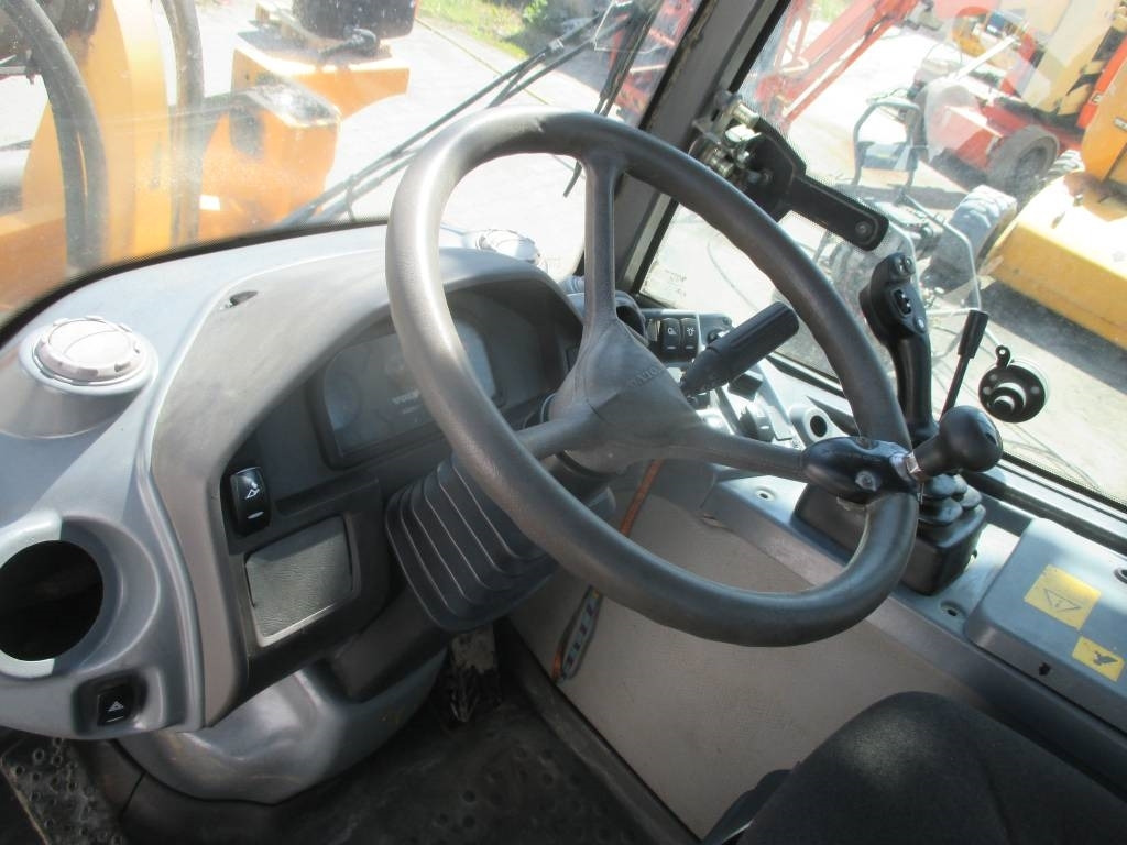 Колёсный погрузчик Volvo L 25 F: фото 12