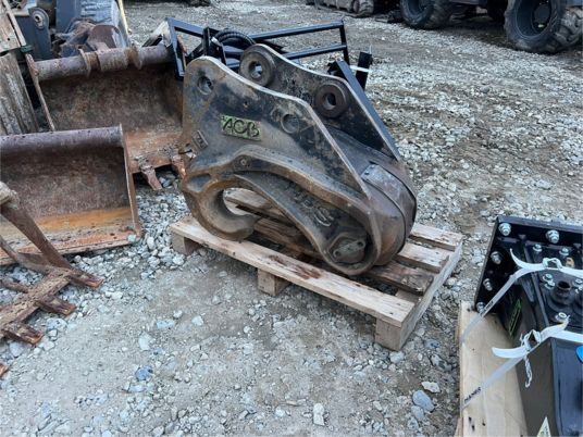 Attache rapide hydraulique Morin M6 - Сцепное устройство: фото 2 Attache rapide hydraulique Morin M6 - Сцепное устройство: фото 2