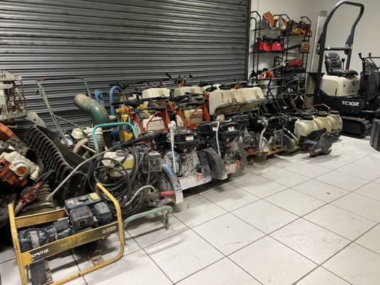 Scie à sol HUSQVARNA - Строительное оборудование: фото 4 Scie à sol HUSQVARNA - Строительное оборудование: фото 4