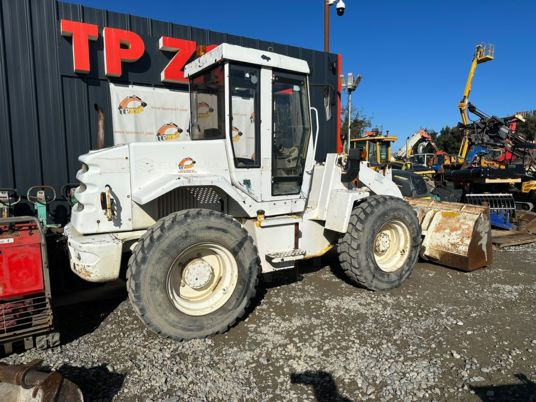 Venieri Case 421B à 13 500 € HT - Колёсный погрузчик: фото 4 Venieri Case 421B à 13 500 € HT - Колёсный погрузчик: фото 4