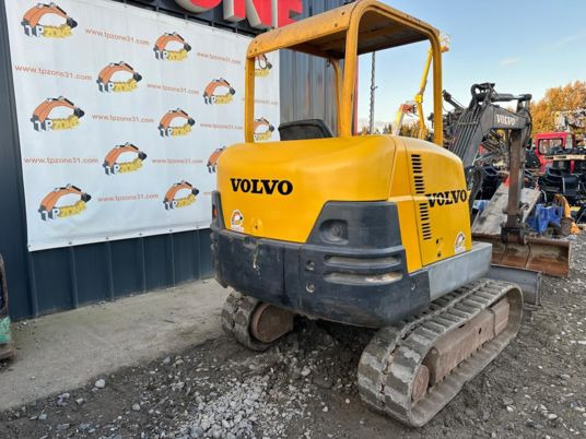 Volvo EC25 à 14 900 € HT - Мини-экскаватор: фото 3 Volvo EC25 à 14 900 € HT - Мини-экскаватор: фото 3