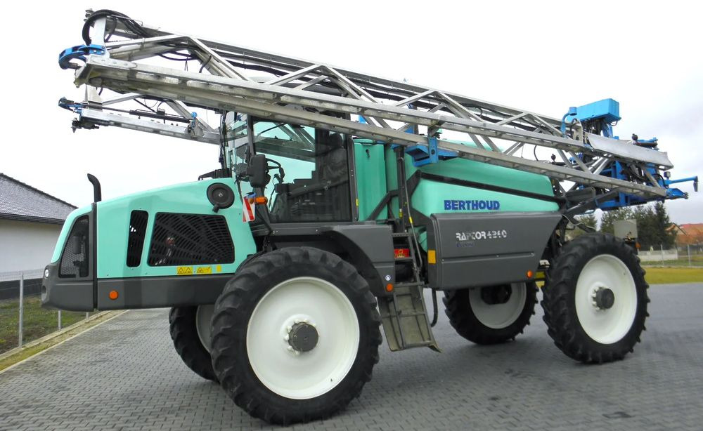 Berthoud Raptor 4240 36 M, GPS Trimble Automatyczne wylaczanie sekcji, Nie Malowany, Stan Bardzo Dobry - Самоходный опрыскиватель: фото 1 Berthoud Raptor 4240 36 M, GPS Trimble Automatyczne wylaczanie sekcji, Nie Malowany, Stan Bardzo Dobry - Самоходный опрыскиватель: фото 1