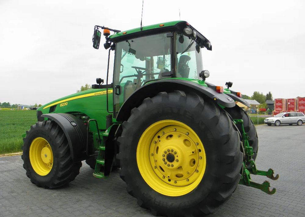 John Deere 8230 POWERSHIFT , Amortyzowna przednia os, Nie Malowany , Stan Bardzo Dobry - Трактор: фото 4 John Deere 8230 POWERSHIFT , Amortyzowna przednia os, Nie Malowany , Stan Bardzo Dobry - Трактор: фото 4