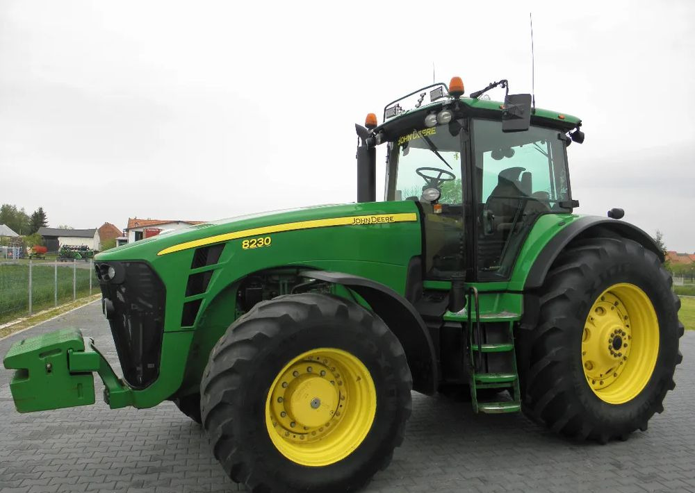 John Deere 8230 POWERSHIFT , Amortyzowna przednia os, Nie Malowany , Stan Bardzo Dobry - Трактор: фото 3 John Deere 8230 POWERSHIFT , Amortyzowna przednia os, Nie Malowany , Stan Bardzo Dobry - Трактор: фото 3
