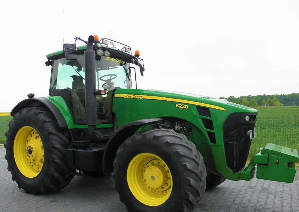 John Deere 8230 POWERSHIFT , Amortyzowna przednia os, Nie Malowany , Stan Bardzo Dobry - Трактор: фото 2 John Deere 8230 POWERSHIFT , Amortyzowna przednia os, Nie Malowany , Stan Bardzo Dobry - Трактор: фото 2