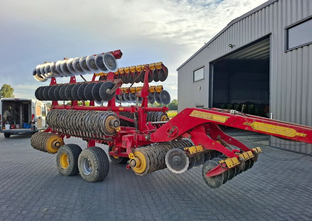 Väderstad Carrier 820 2011 rok , Nowe Talerze , Nie Malowany , Stan Bardzo Dobry - Техника для обработки почвы: фото 1 Väderstad Carrier 820 2011 rok , Nowe Talerze , Nie Malowany , Stan Bardzo Dobry - Техника для обработки почвы: фото 1