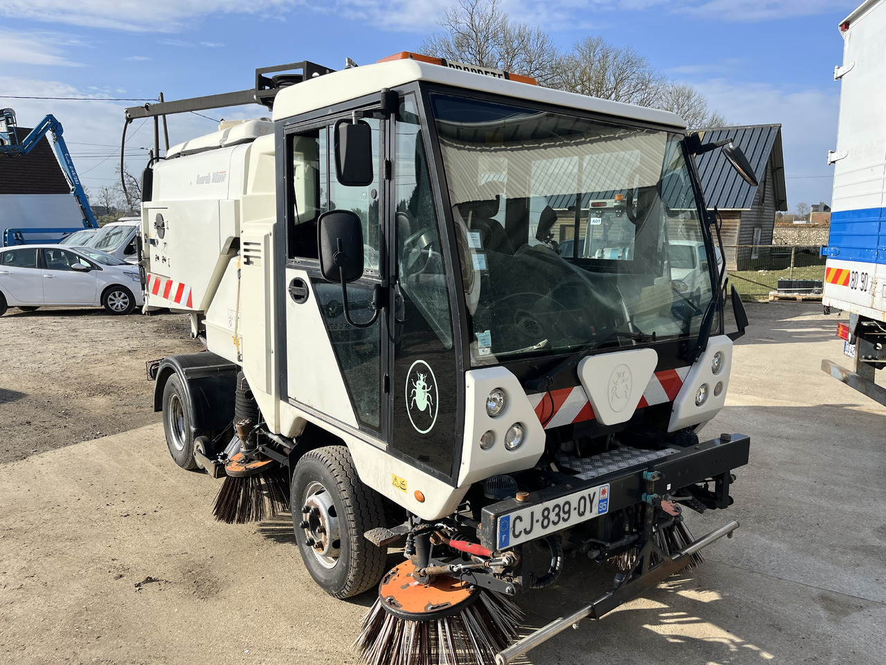 SCARAB Minor - Подметально-уборочная машина: фото 1 SCARAB Minor - Подметально-уборочная машина: фото 1