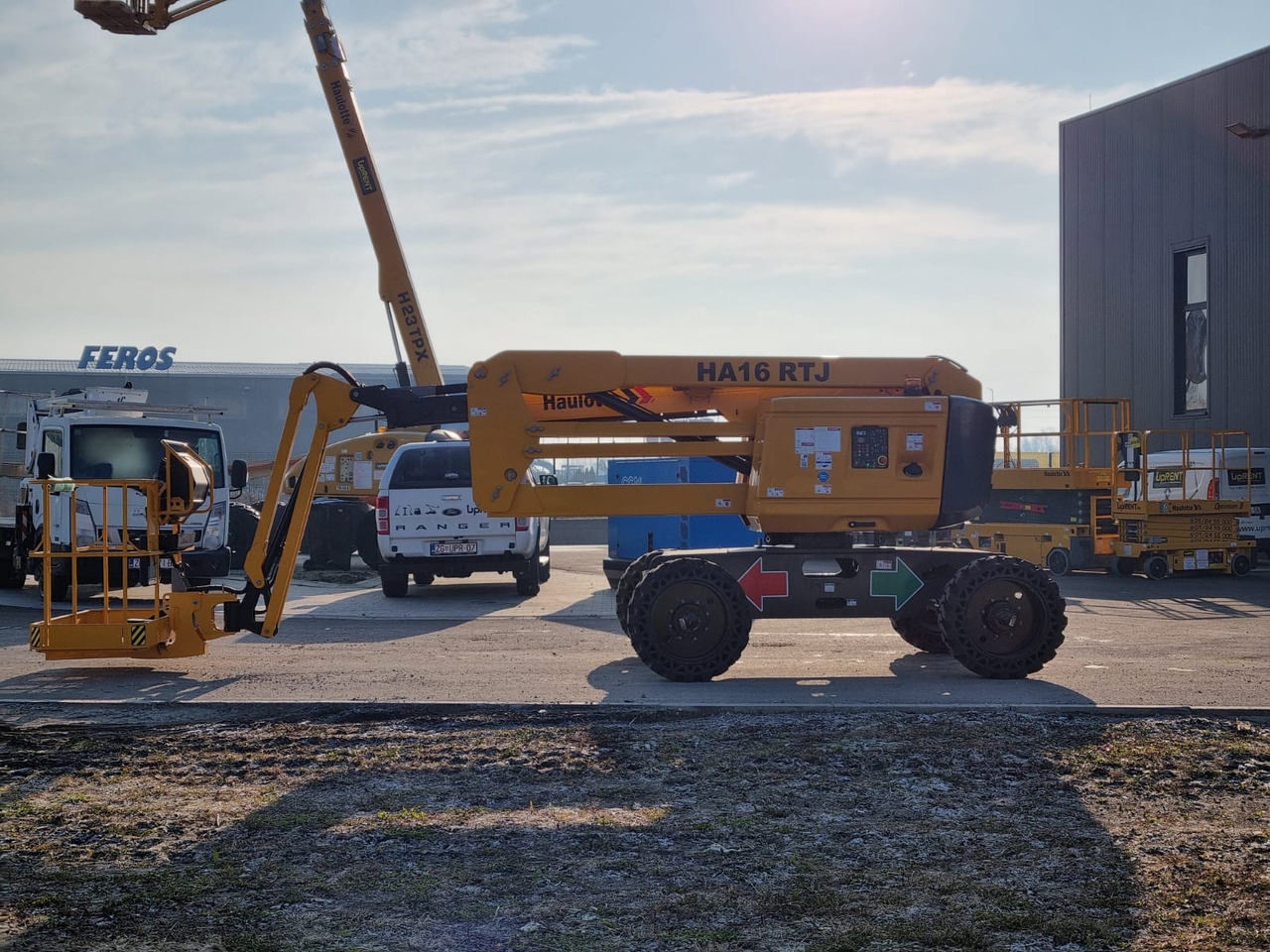 HAULOTTE HA 16 RTJ - Коленчатый подъемник: фото 4 HAULOTTE HA 16 RTJ - Коленчатый подъемник: фото 4