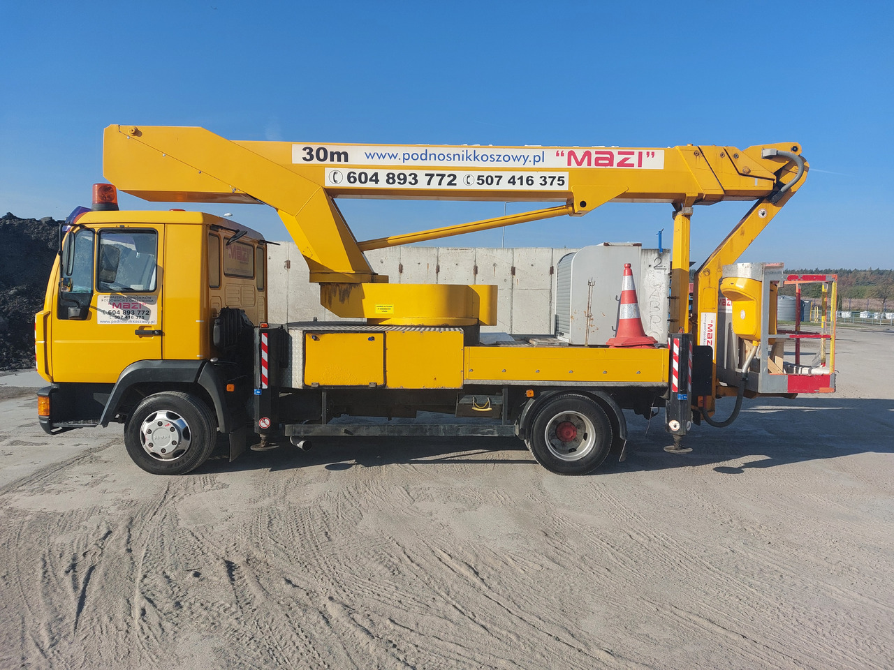 Man 8.163 Bison TKA 30 - Грузовик с подъемником: фото 3 Man 8.163 Bison TKA 30 - Грузовик с подъемником: фото 3