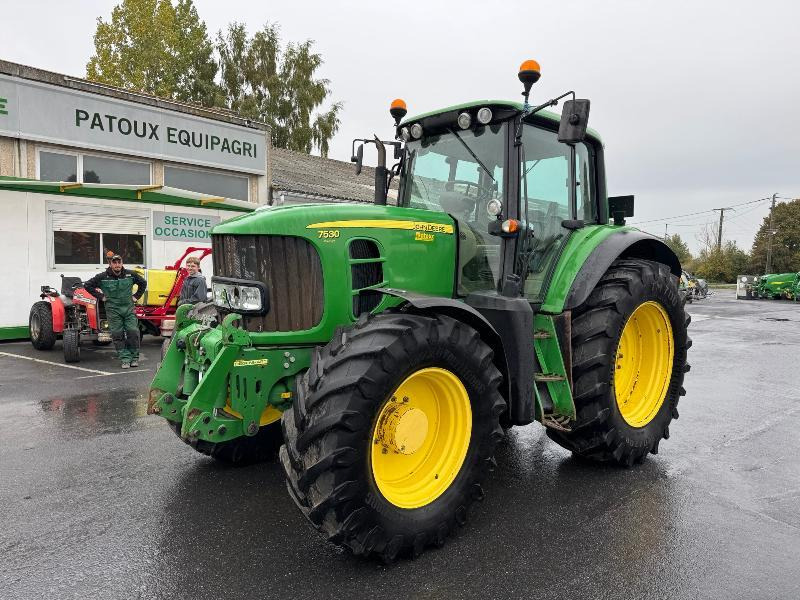 JOHN DEERE 7530 PREMIUM - Трактор: фото 1 JOHN DEERE 7530 PREMIUM - Трактор: фото 1