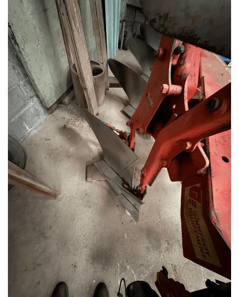 KUHN MASTER 100 - Плуг: фото 5 KUHN MASTER 100 - Плуг: фото 5