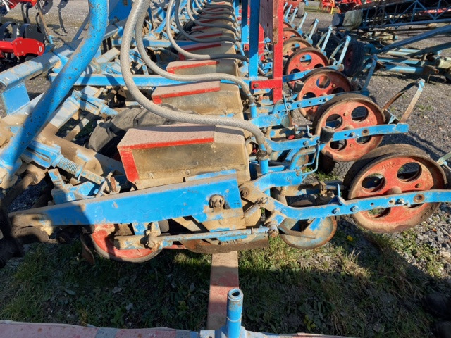 MONOSEM BR 12R - Сеялка точного высева: фото 3 MONOSEM BR 12R - Сеялка точного высева: фото 3